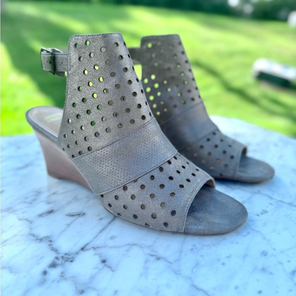 Johnston & Murphy Metallic Wedge Sandals